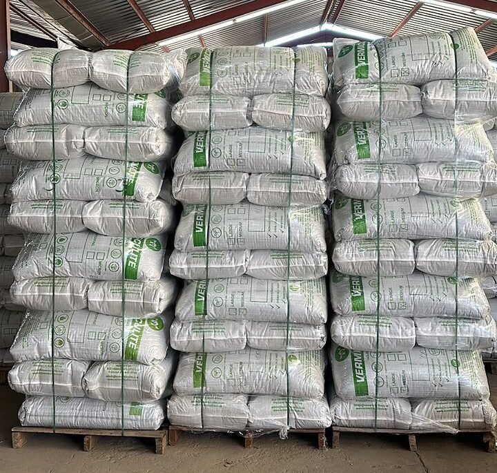 Bulk feed grade vermiculite supplied for commercial animal feed production
