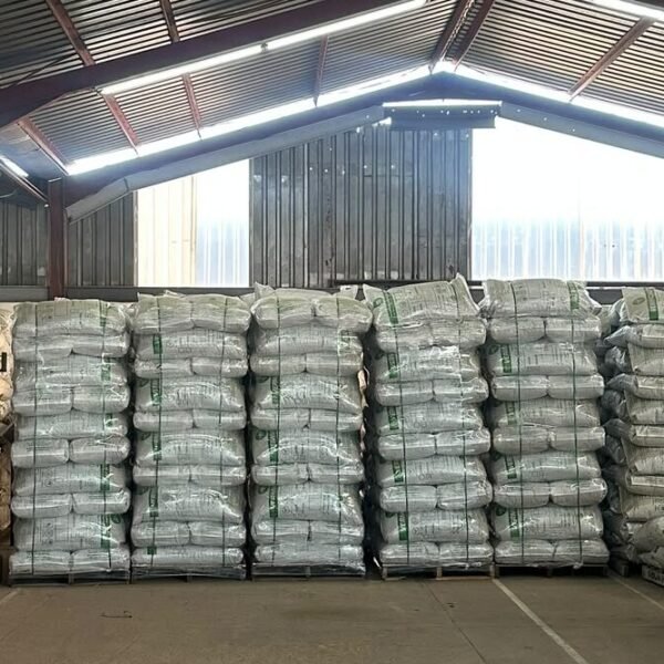 Vermiculite feed additive for animal nutrition processing applications