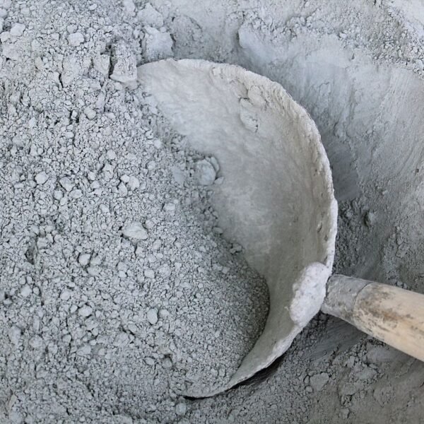 Portland cement clinker for cement plants and grinding units