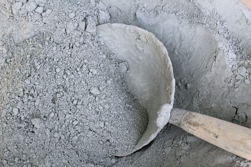 Portland cement clinker for cement plants and grinding units